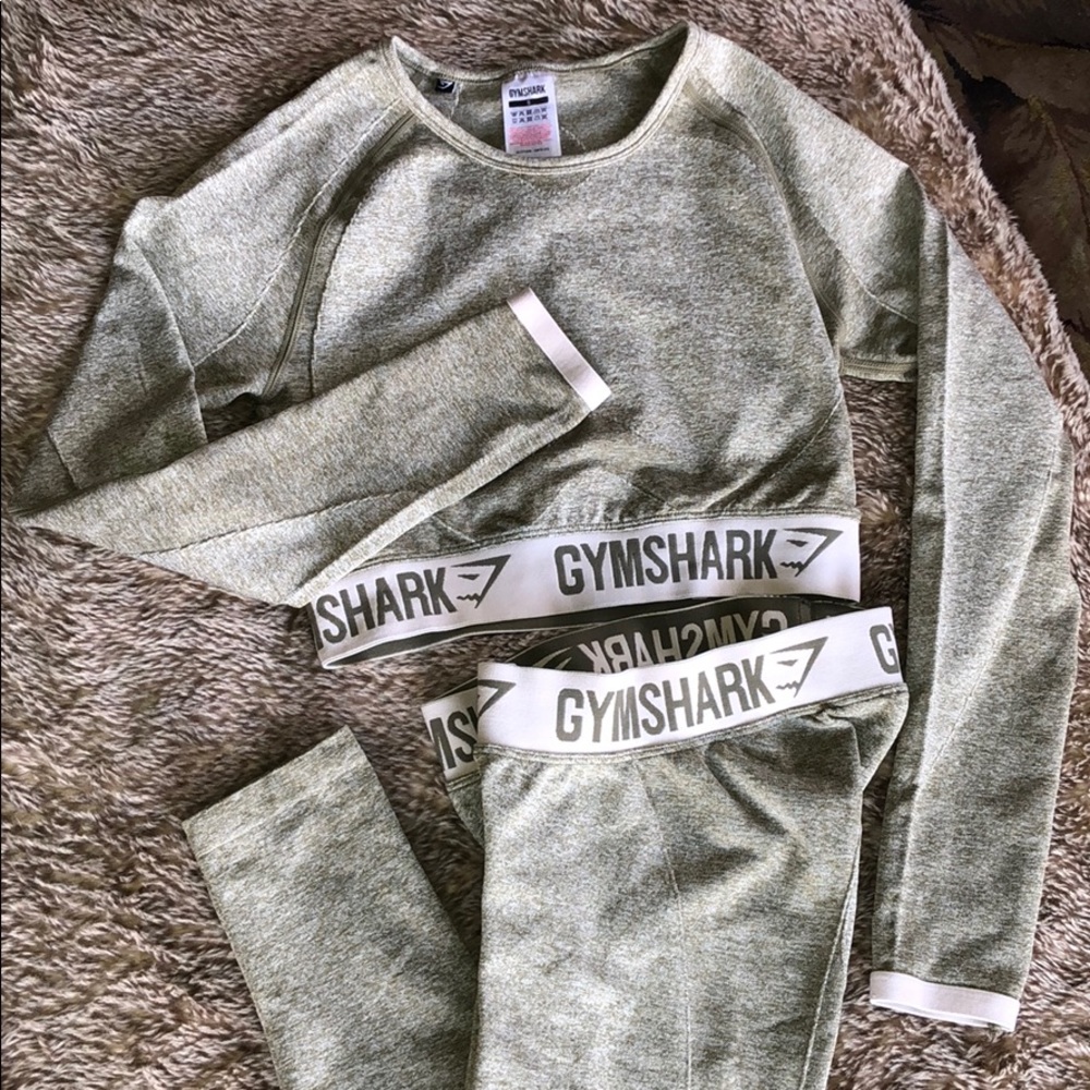 GYMSHARK army green workout set
